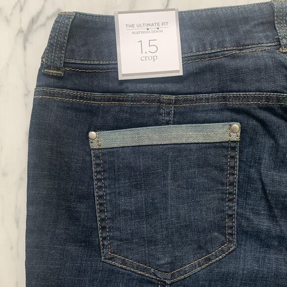 CHICO’S Platinum Denim Back Seam Crop 1.5 Azure Wash Ultimate Fit Jeans NWT $75 - Picture 3 of 6